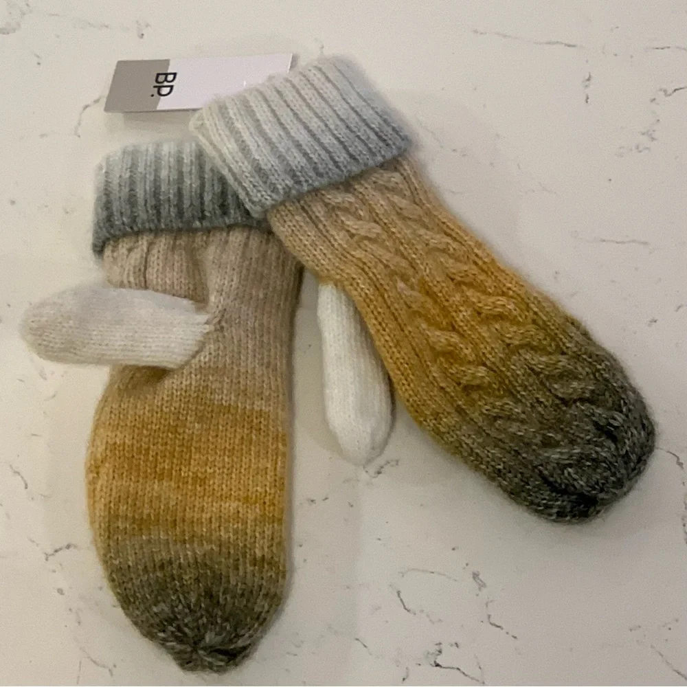 BP Ombre Knit Mittens NWT Tan Gray